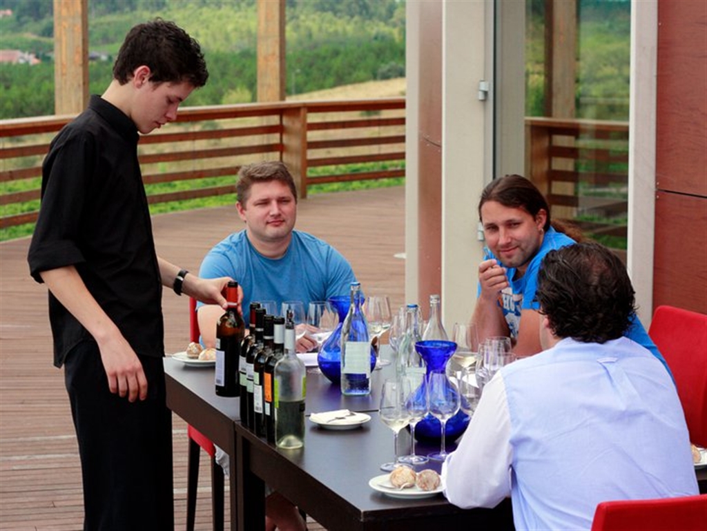 Provas De Vinhos Na Quinta Do Encontro Rota Da Bairrada