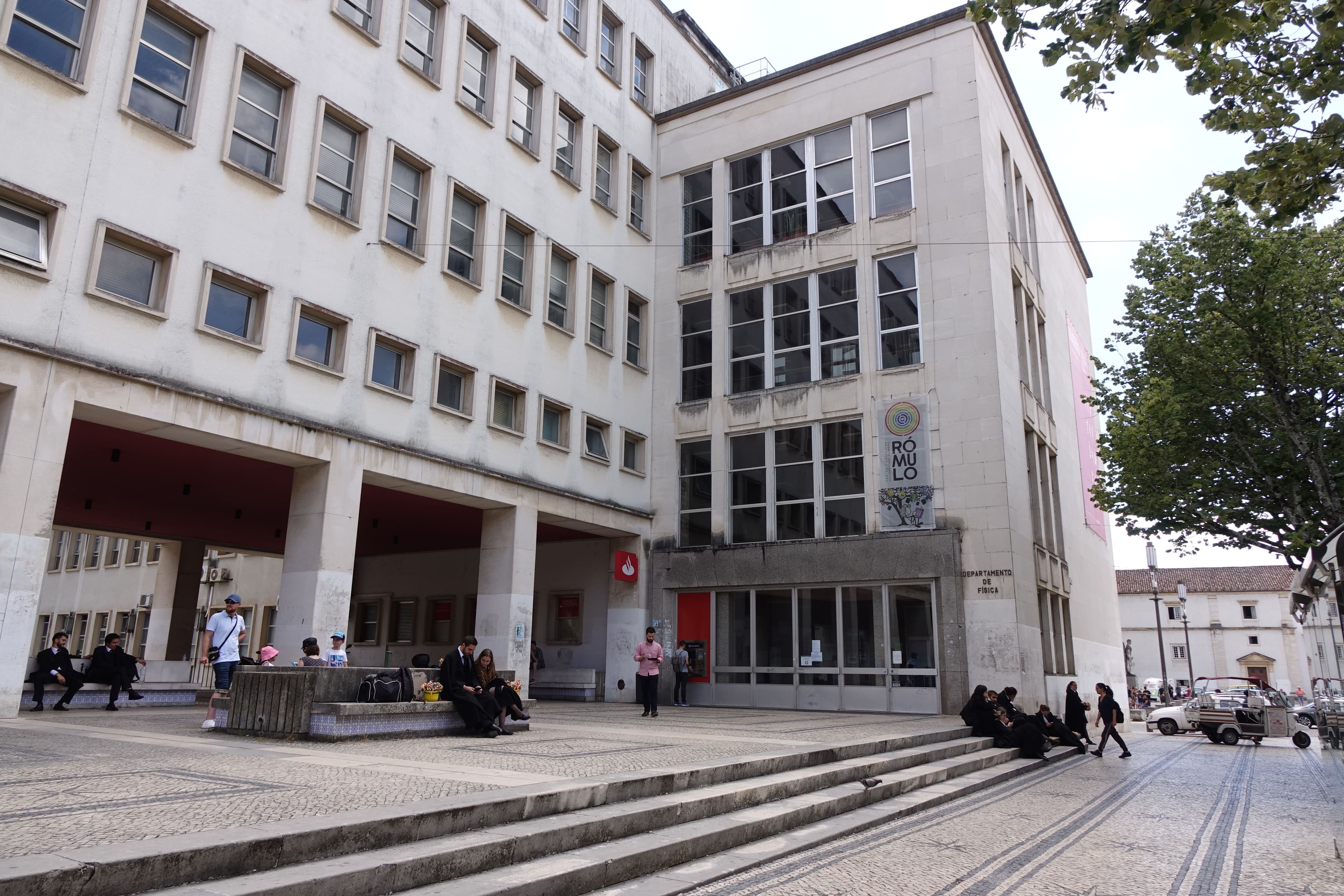 Dep. de Física e de Química da Faculdade de Ciências e Tecnologia de Coimbra