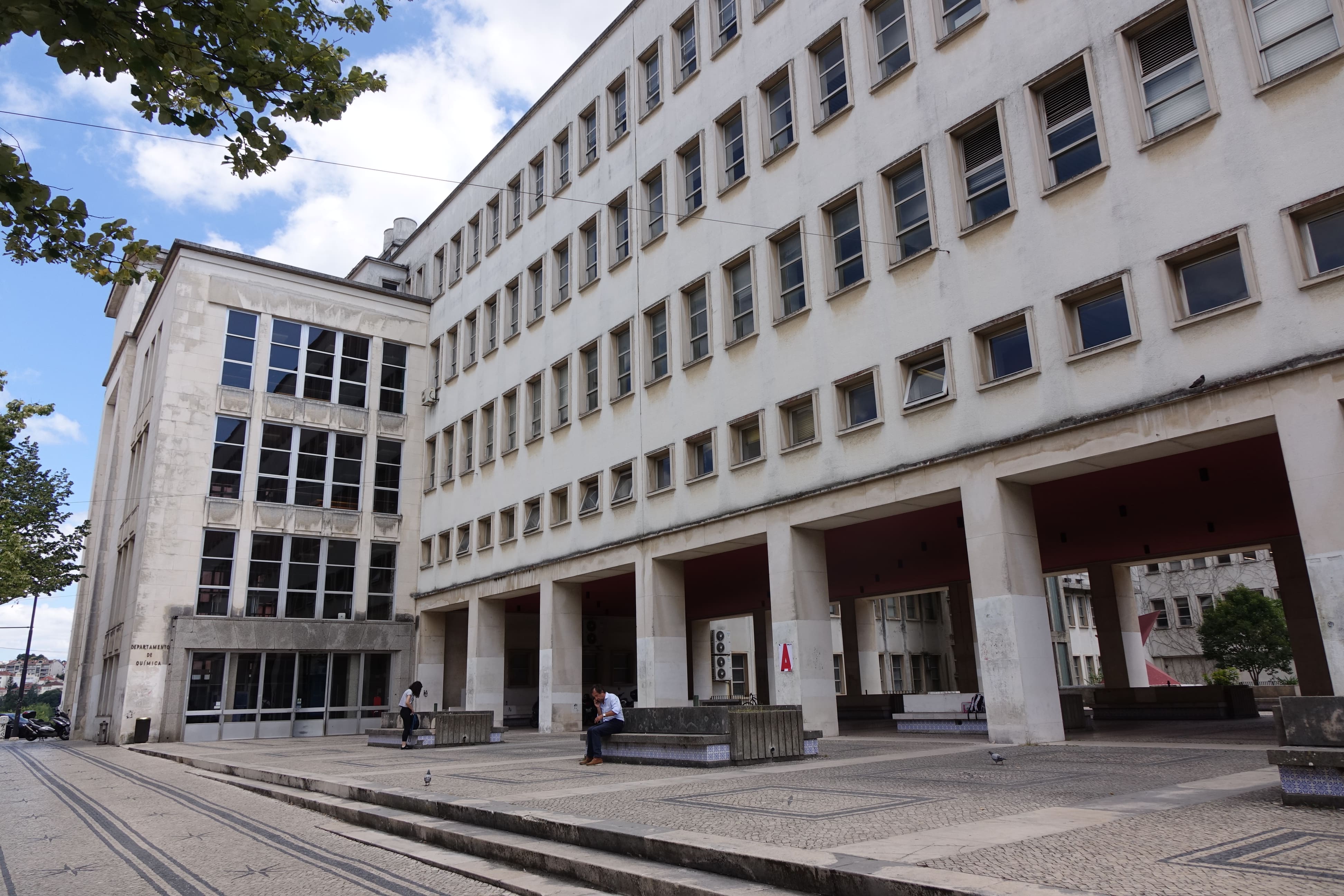 Dep. de Física e de Química da Faculdade de Ciências e Tecnologia de Coimbra