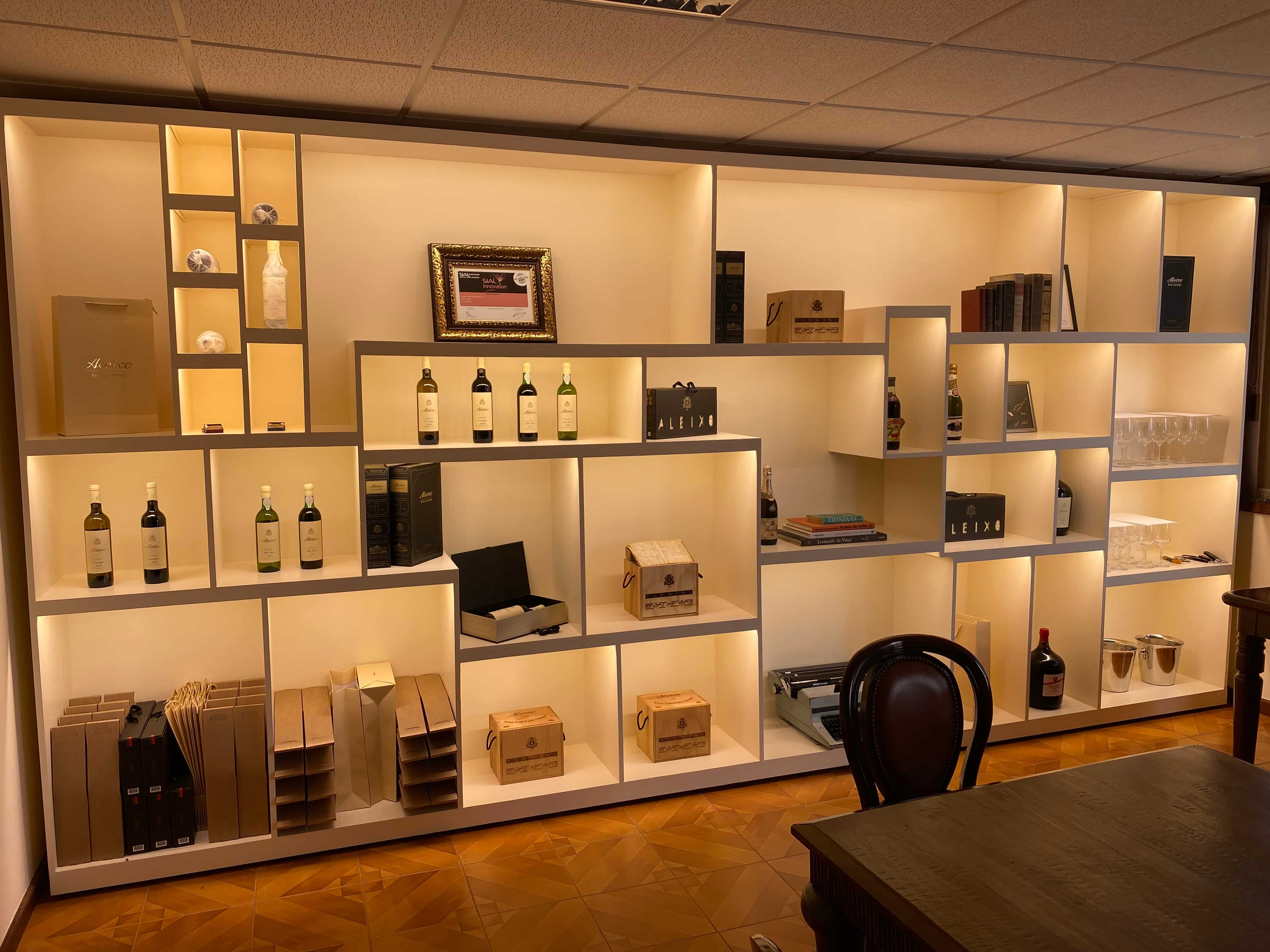 Guided visit to Real Cave do Cedro with a wine tasting of 2 wines