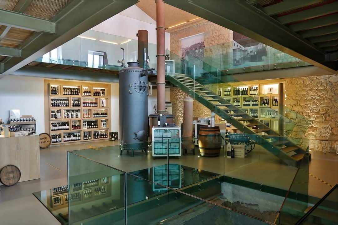 Viagem sensorial by Caves Messias